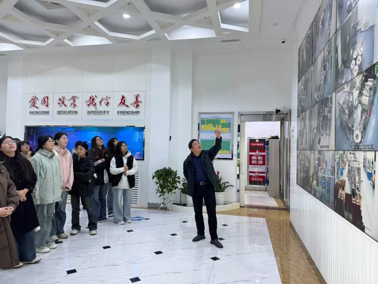 5831763729110798.jpg 照片 (2).jpg